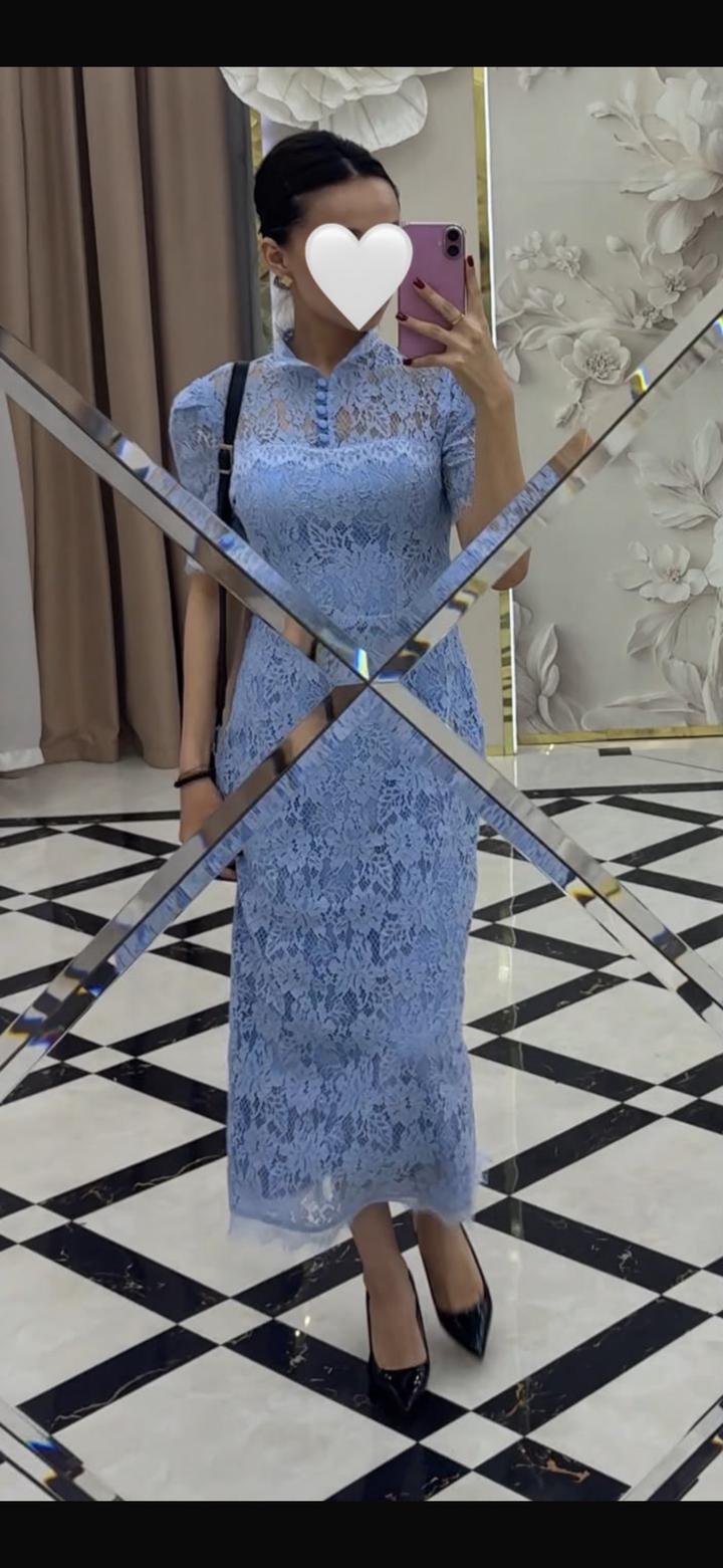 Кружевное платье миди
