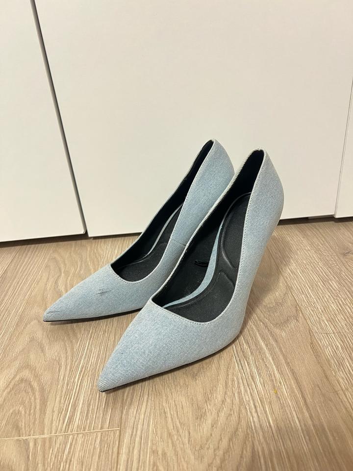 Zara Голубые туфли-лодочки на шпильке