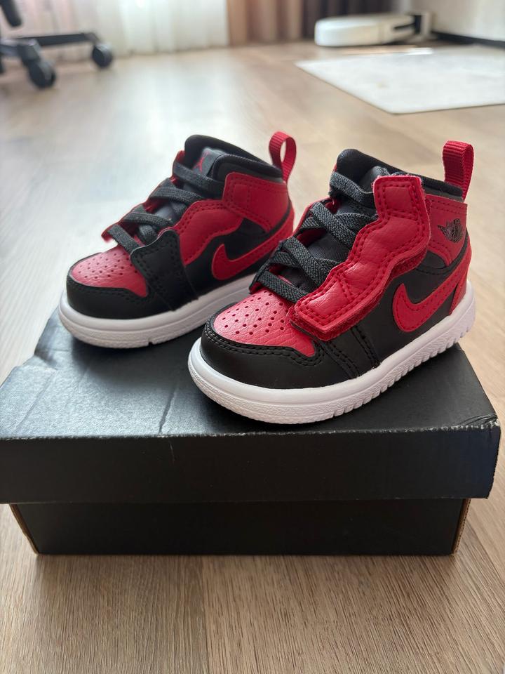 Кроссовки Jordan 1 Mid Alt для мальчика девочки