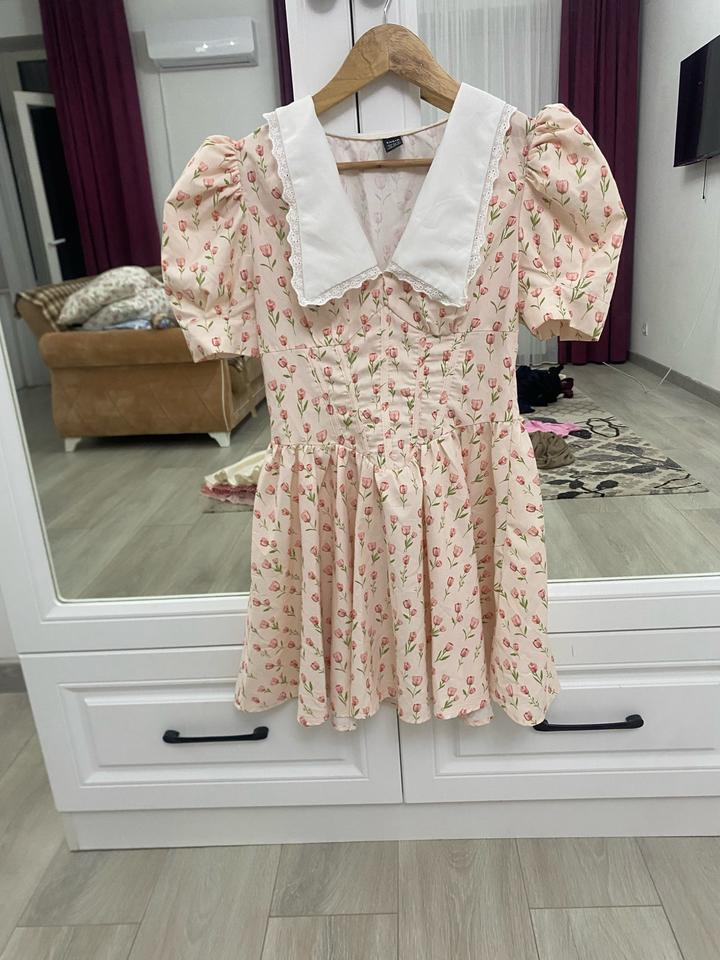 SHEIN Платье с цветочным принтом и воротником
