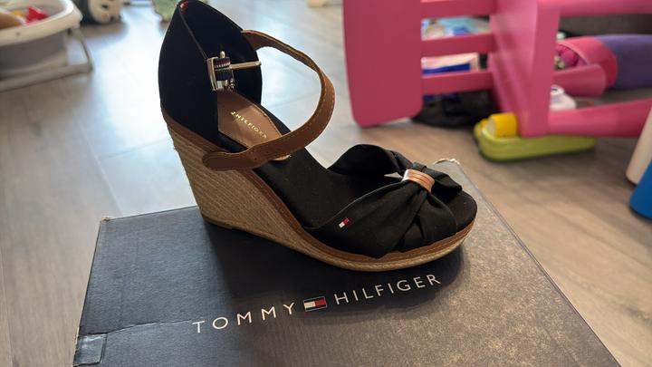 Tommy Hilfiger