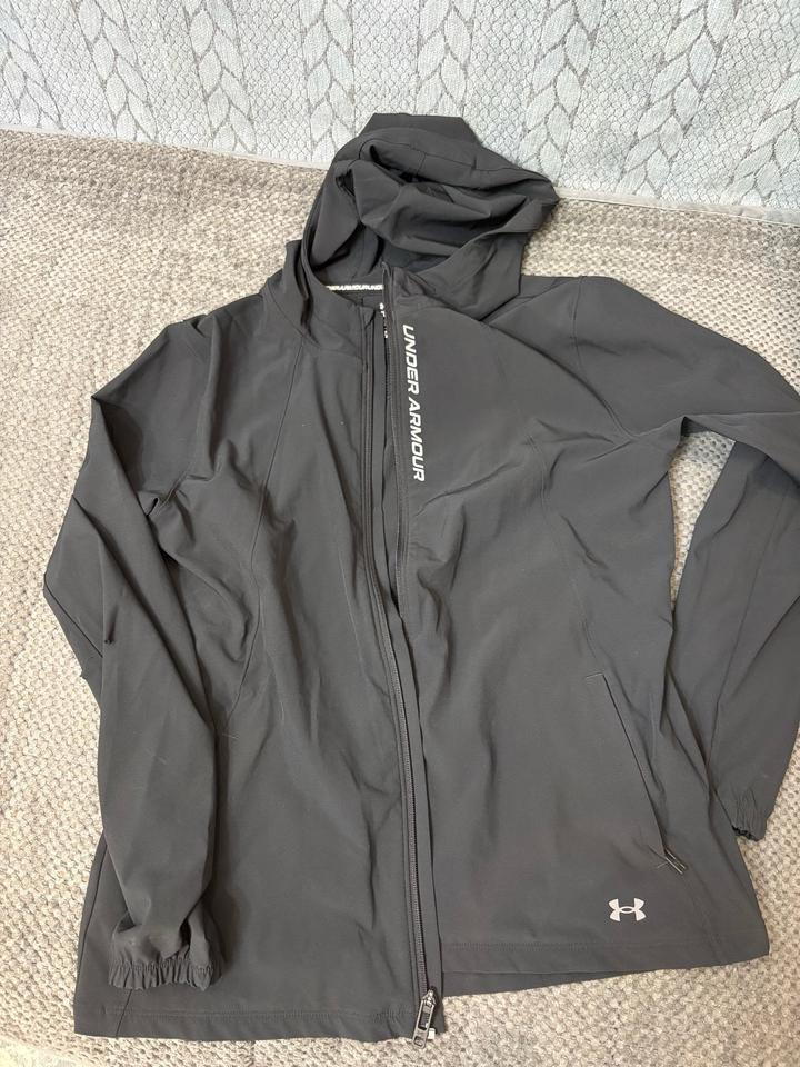 Ветровка Under Armour