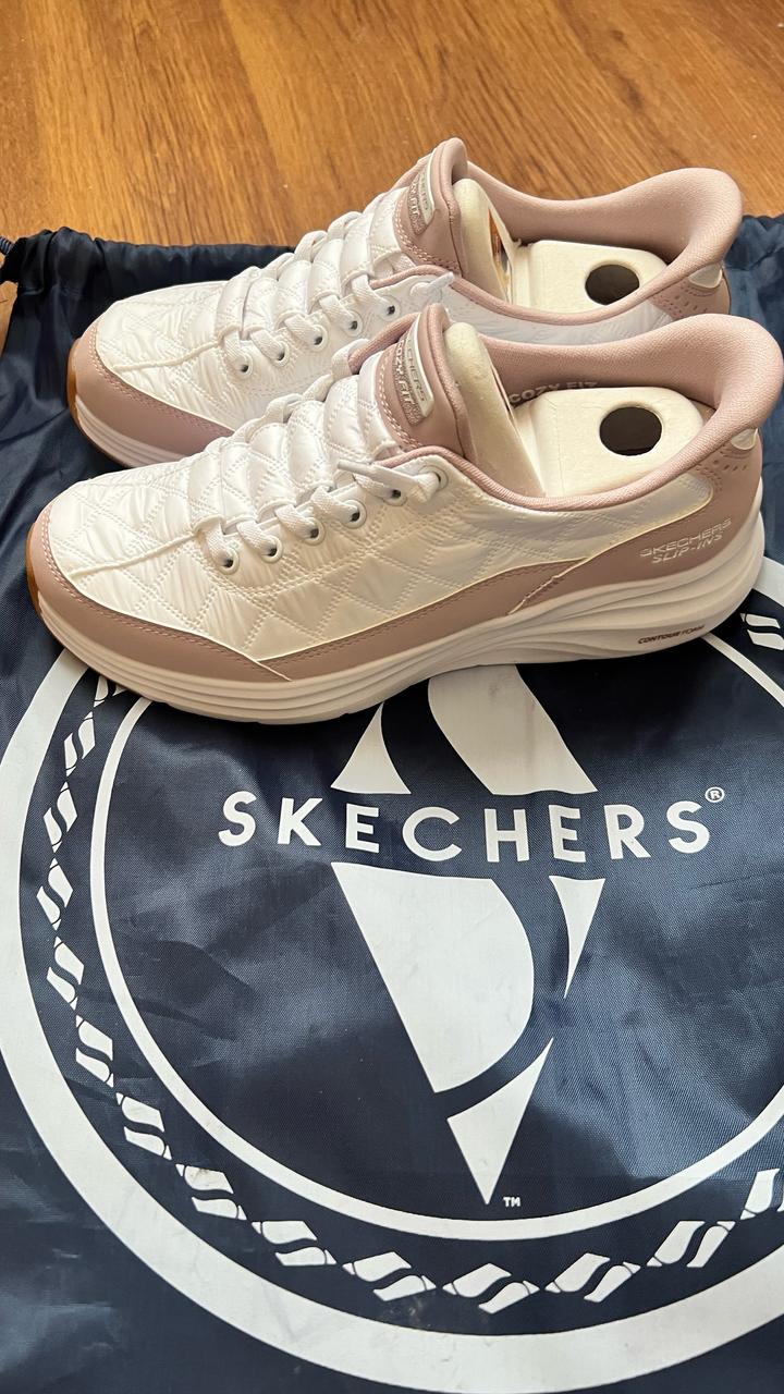 Skechers