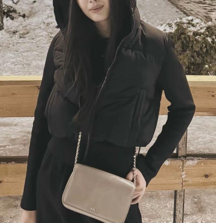 Zara Укороченная куртка с капюшоном