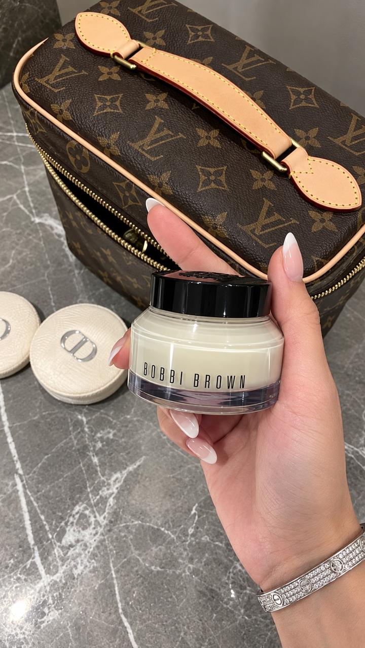 База под макияж  Bobbi Brown