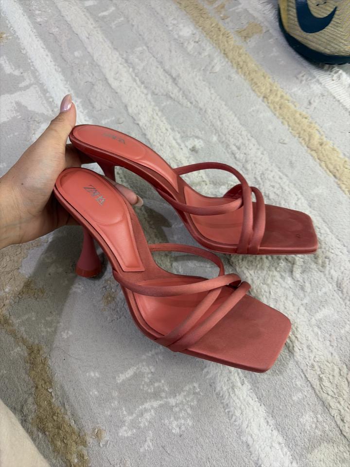 Босоножки Zara