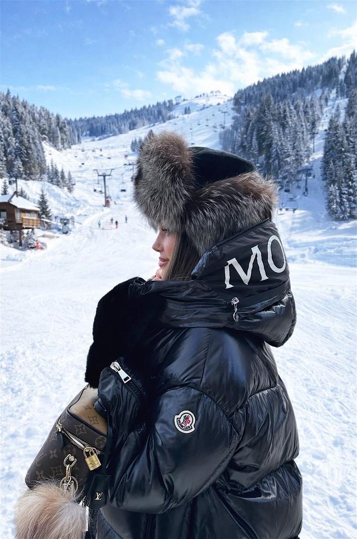 Пуховик Moncler