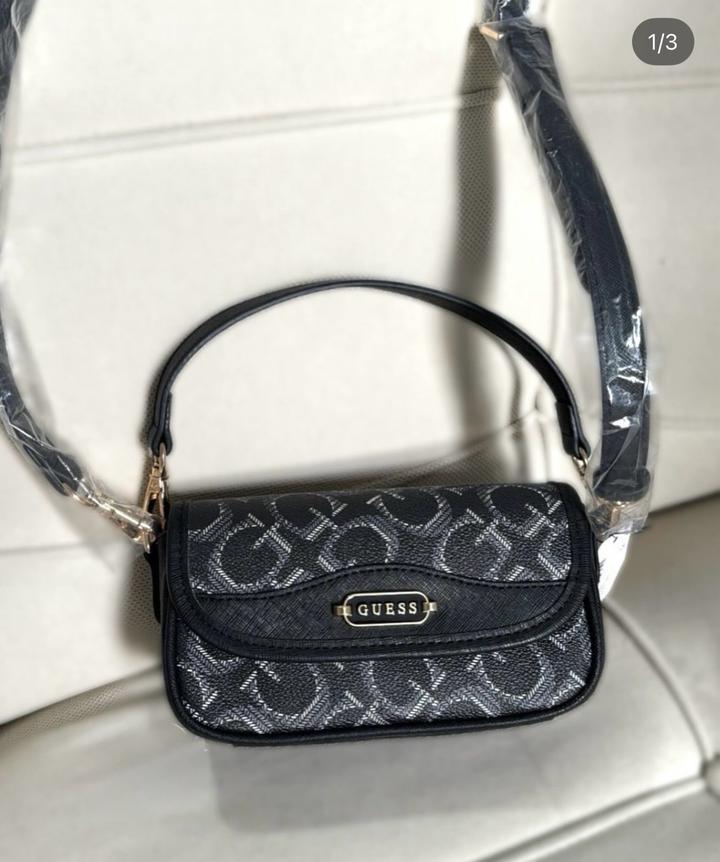 Сумка Guess