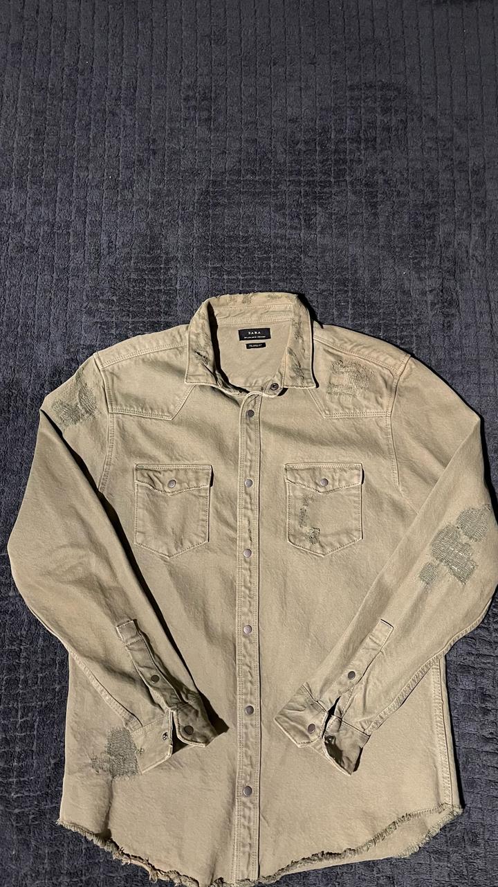 Distressed denim jacket Zara