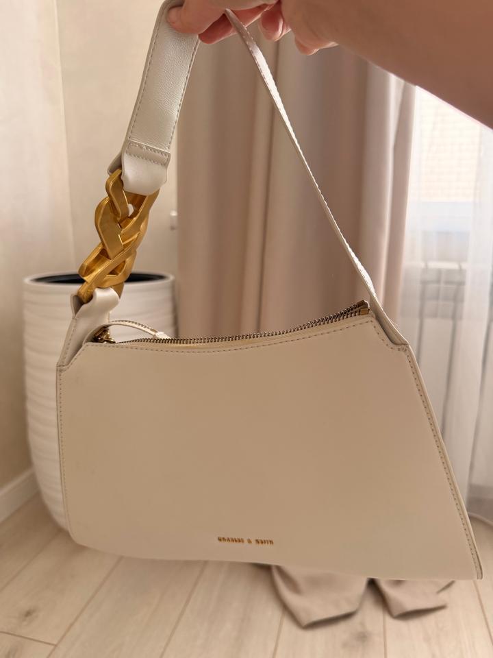 Сумка Charles & Keith