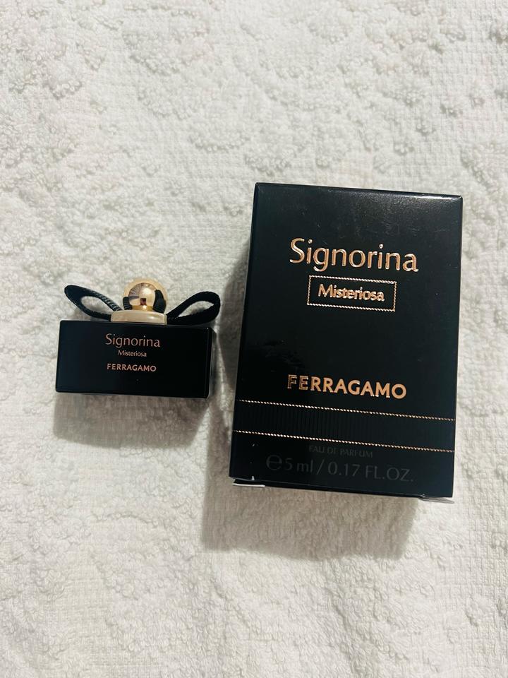 Salvatore Ferragamo Женская парфюмерная вода Signorina Misteriosa. Миниатюра 5мл