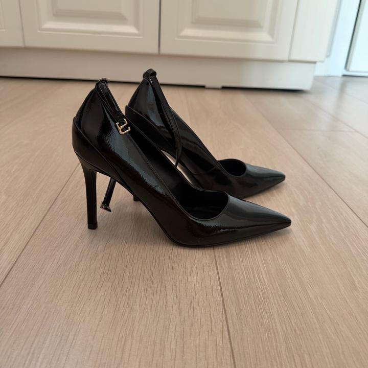 Туфли Charles & Keith