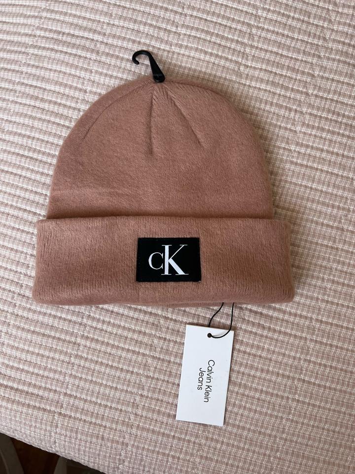 Шапка Calvin Klein