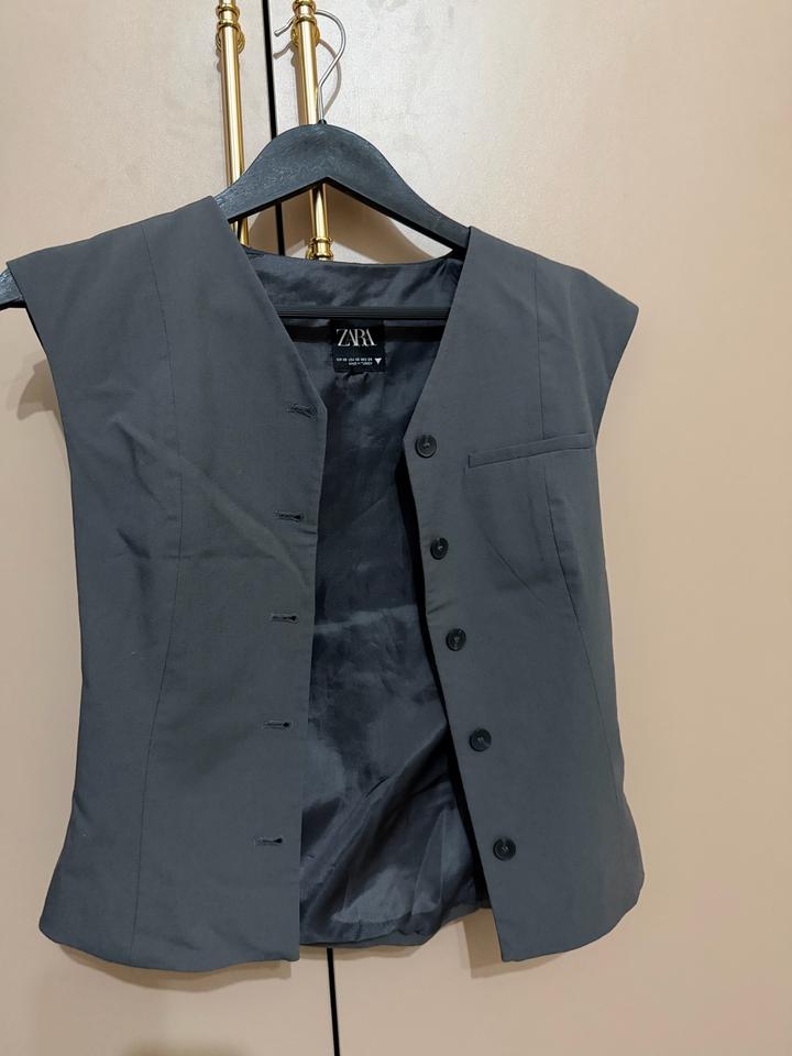 Жилет ZARA Xs