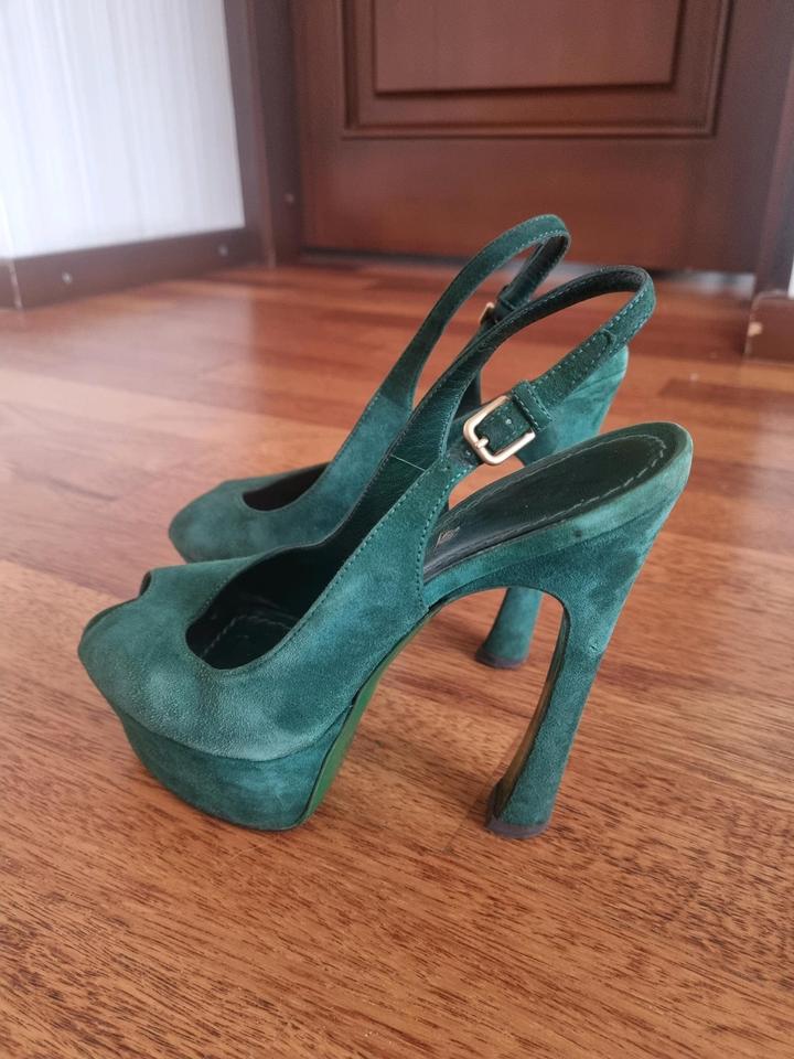 Yves Saint Laurent