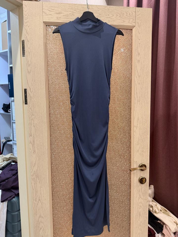 H&M Платье миди со сборкой