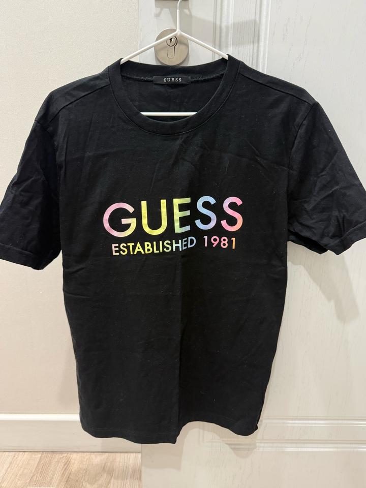 Футболка Guess