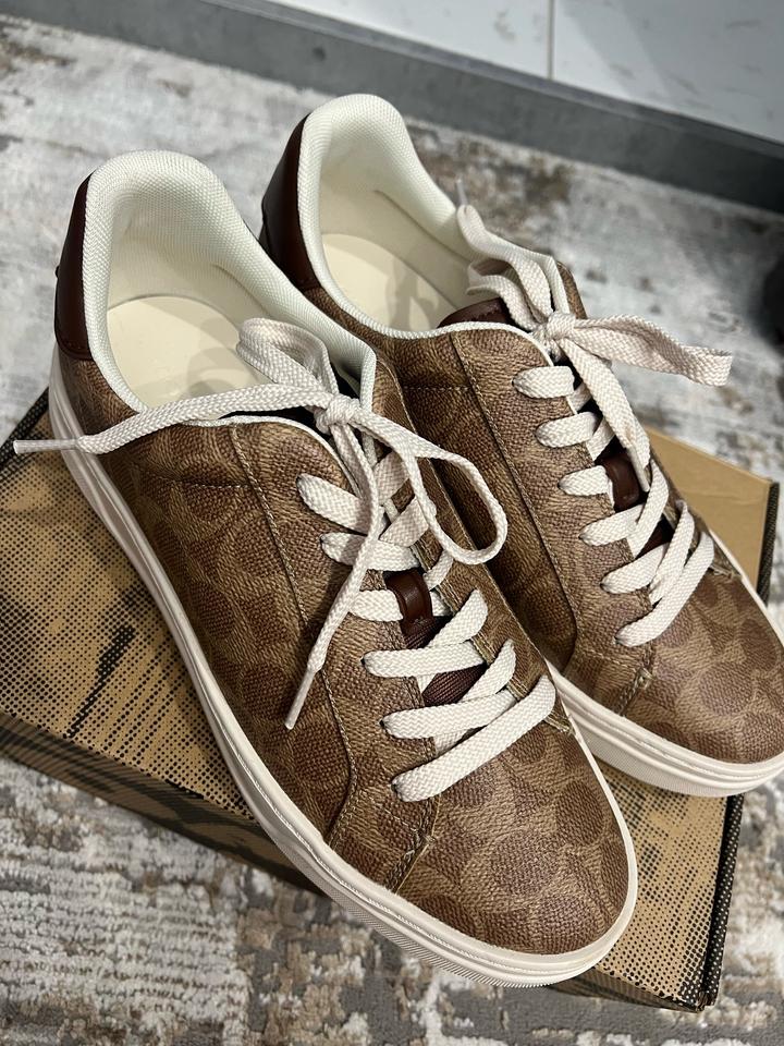 Coach