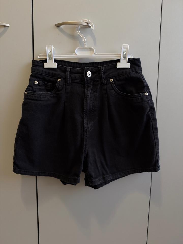Джинсовые шорты H&M