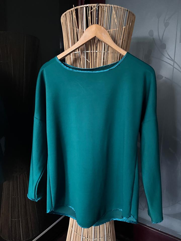 Handmade (ручная работа) Женский лонгслив ручной работы — глубокий изумрудный цвет
