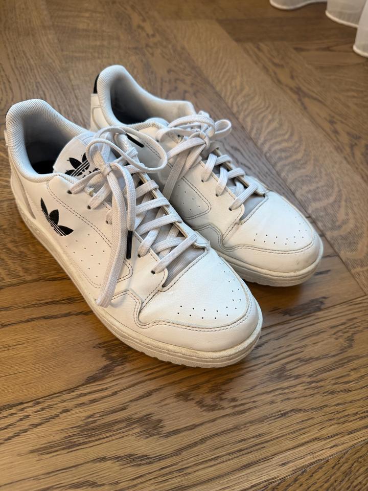 Кроссовки adidas