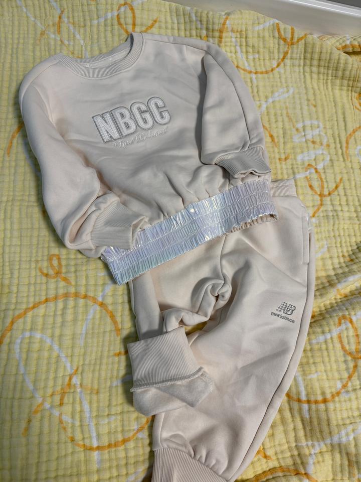Спортивный костюм New Balance