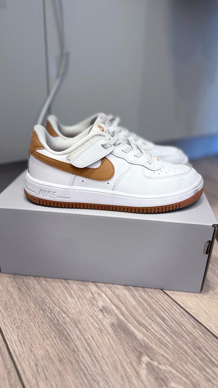 Кроссовки Nike