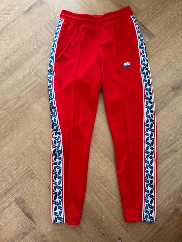 Брюки Nike красные
