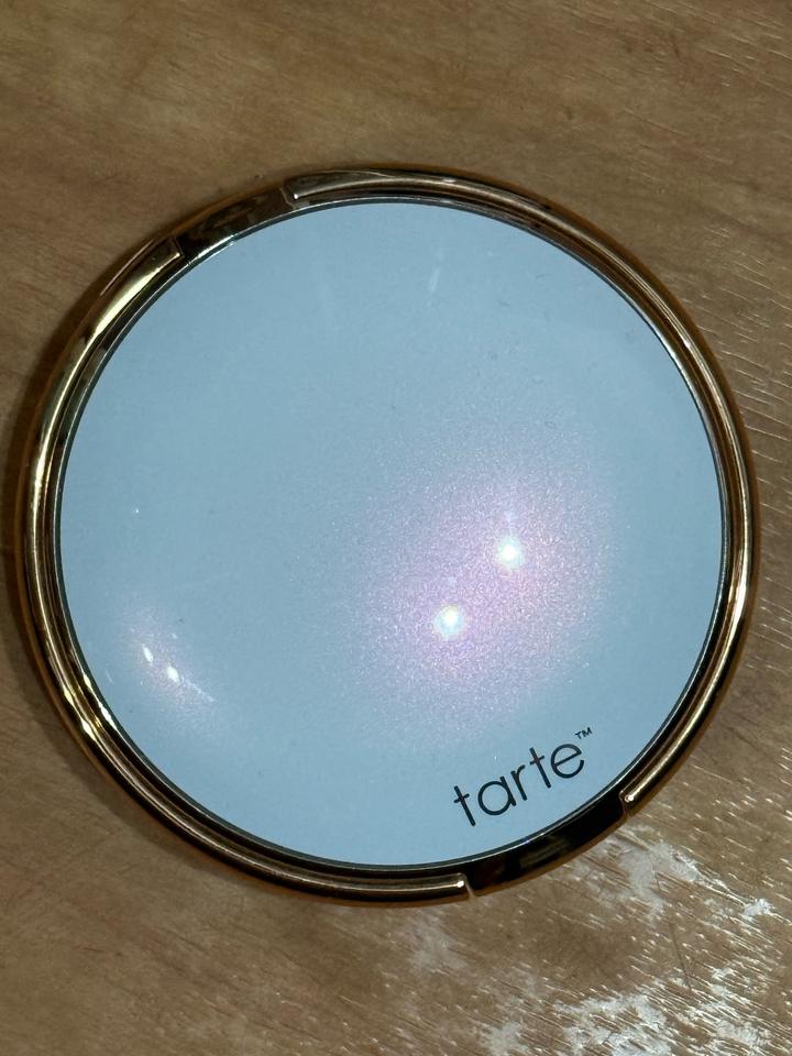 Пудра от tarte в светлом оттенке 18N