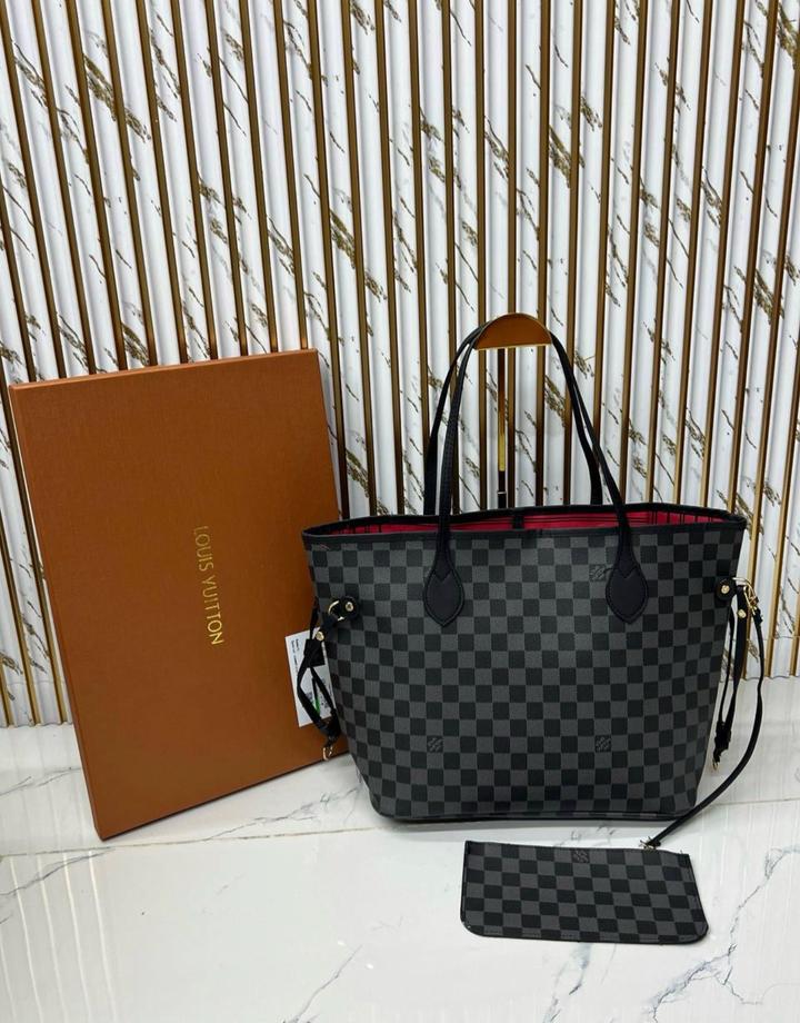 Сумка-шопер Louis Vuitton