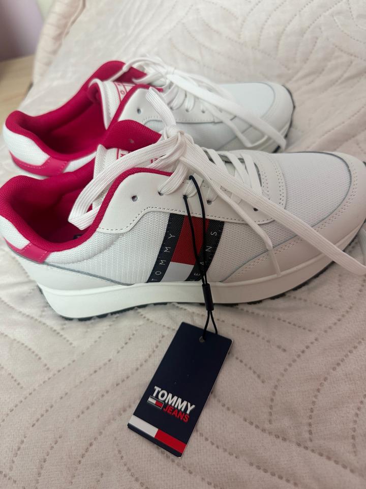 Кроссовки Tommy Hilfiger