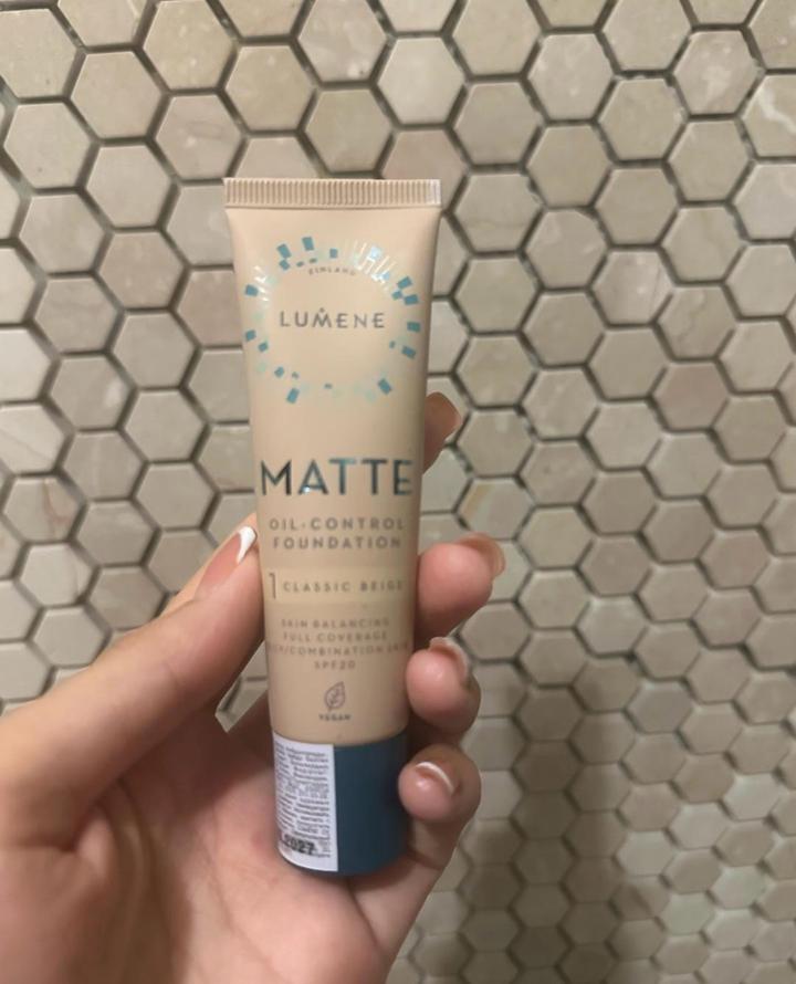 Тональный крем Lumene Matte Oil-Control Foundation