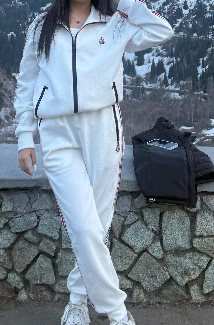 Спортивный костюм Moncler