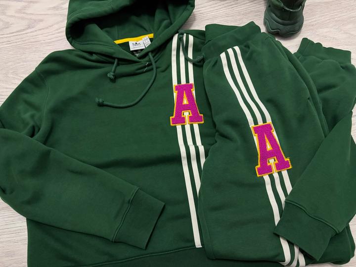 Спортивный костюм adidas