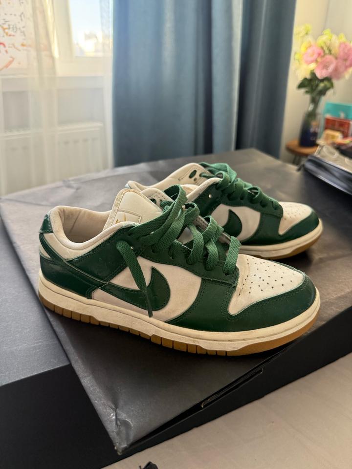 Кроссовки Nike