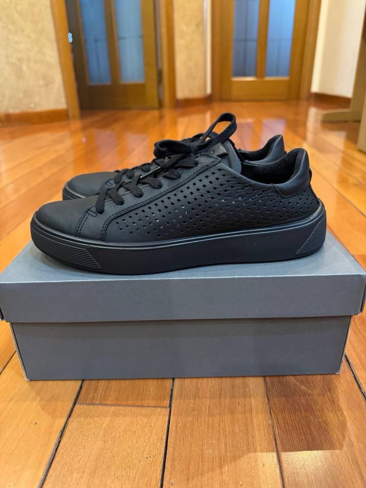 Кроссовки ecco