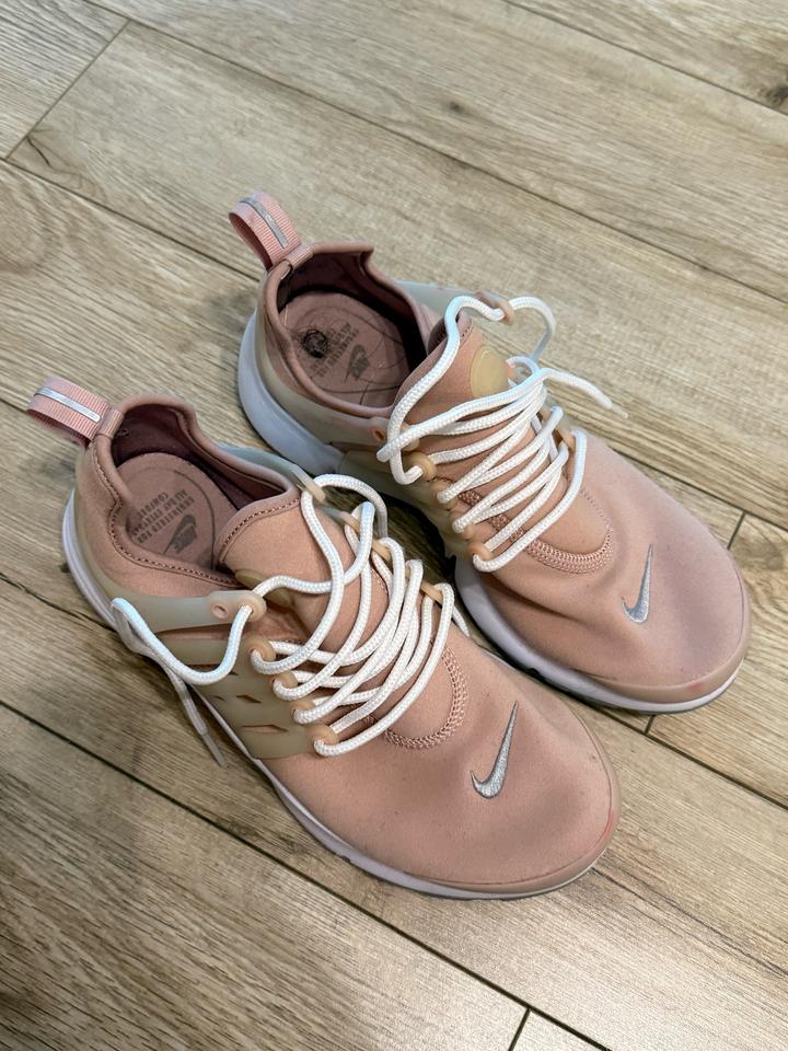Nike кроссовки
