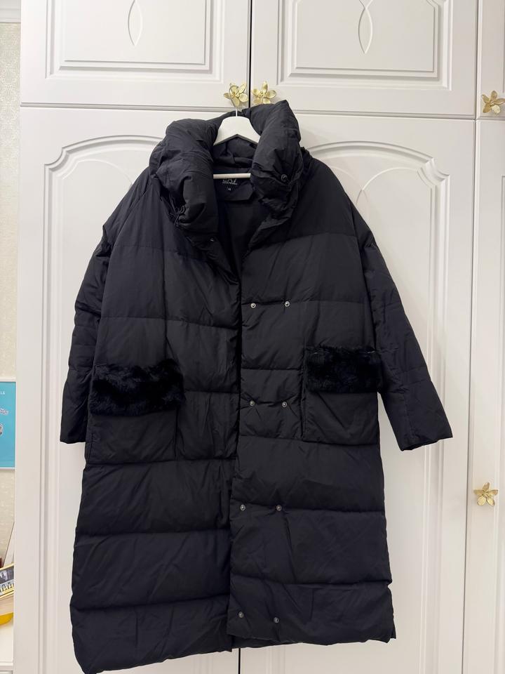 Пуховик EA7 Emporio Armani
