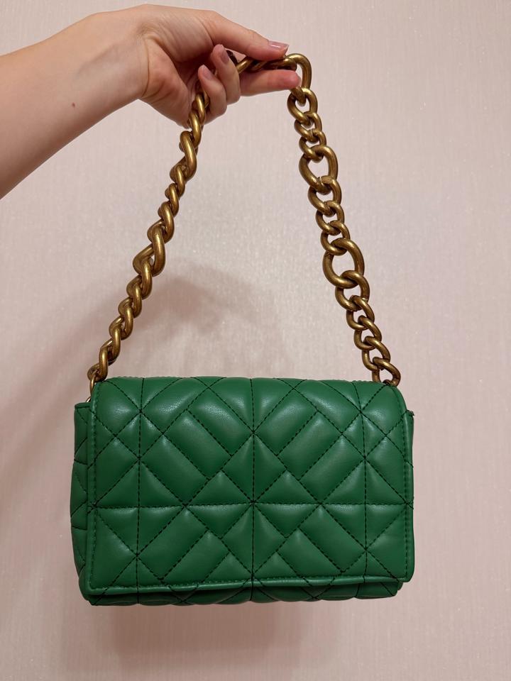Сумка Zara стеганая с цепью