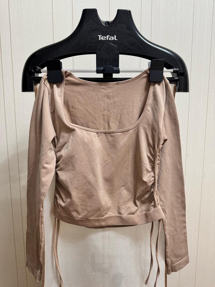 Бежевая кофта Zara с драпировкой и завязками