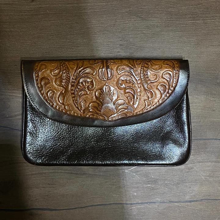 Клатч с тиснением