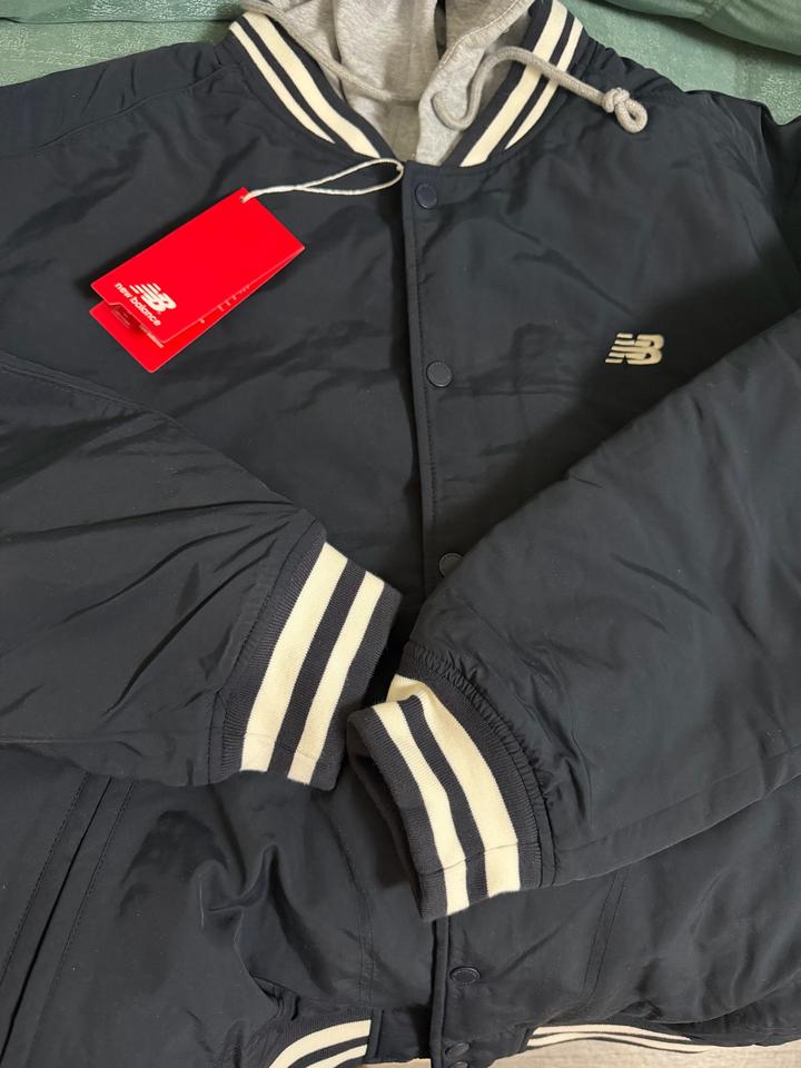 Куртка New Balance
