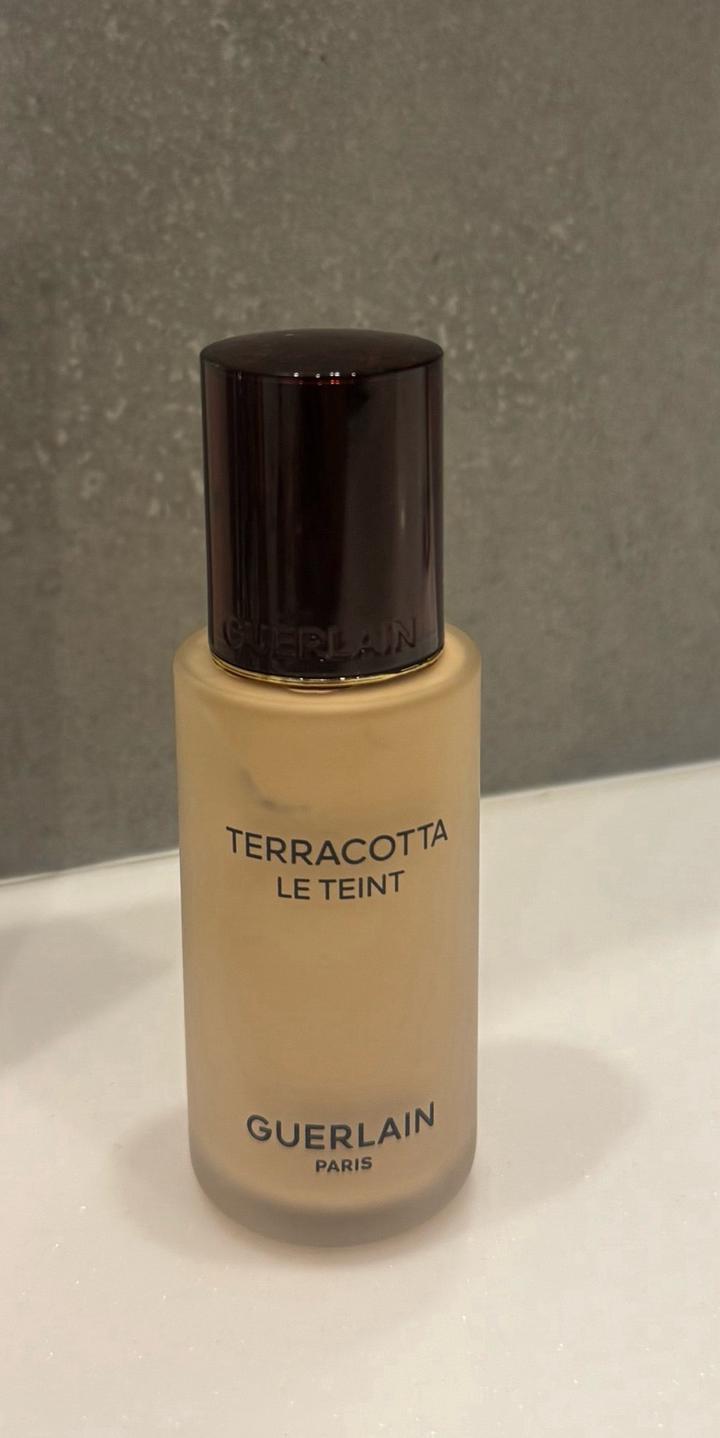 Тональный крем Guerlain