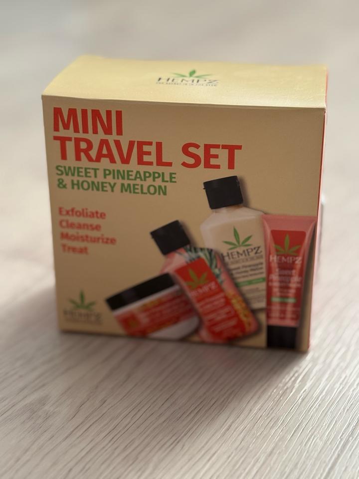 Hempz Мини-набор для ухода за телом Sweet Pineapple & Honey Melon