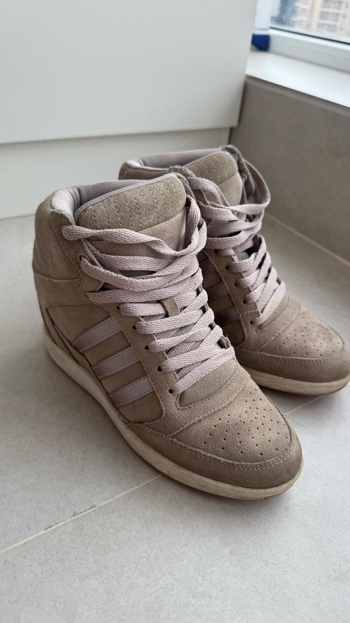 Женские сникерсы adidas