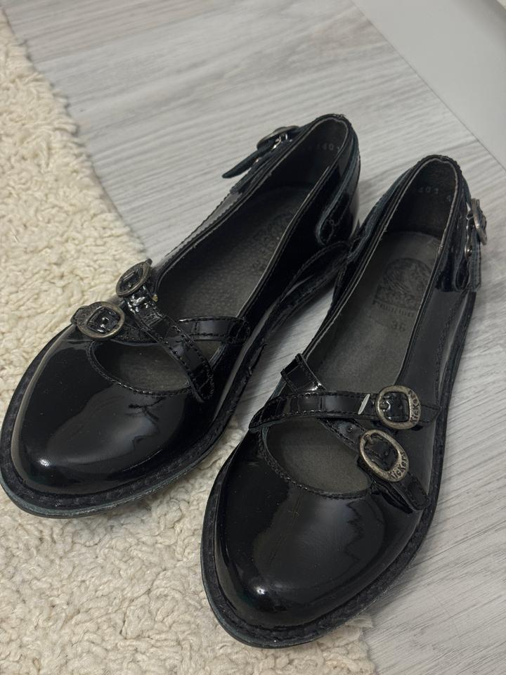 Kickers