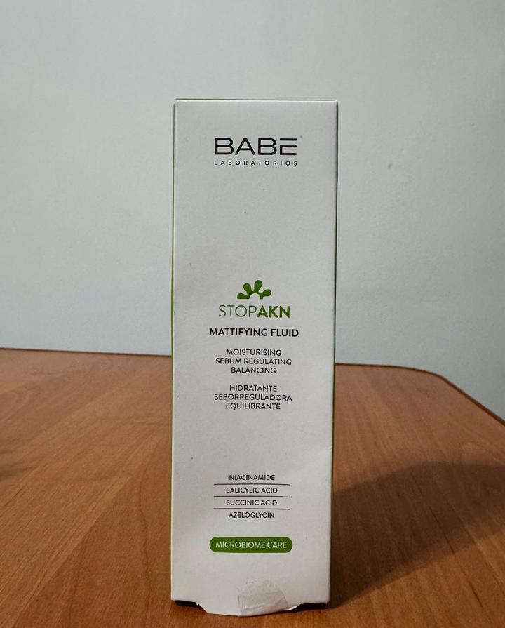 Матирующий увлажняющий флюид от babe