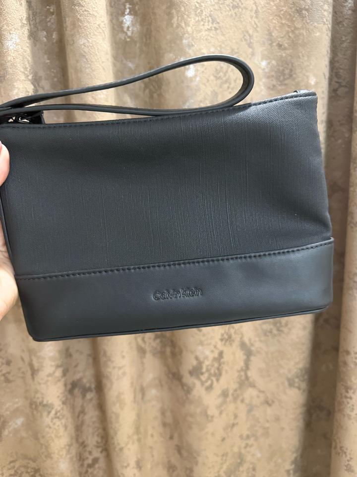 Сумка-клатч Calvin Klein