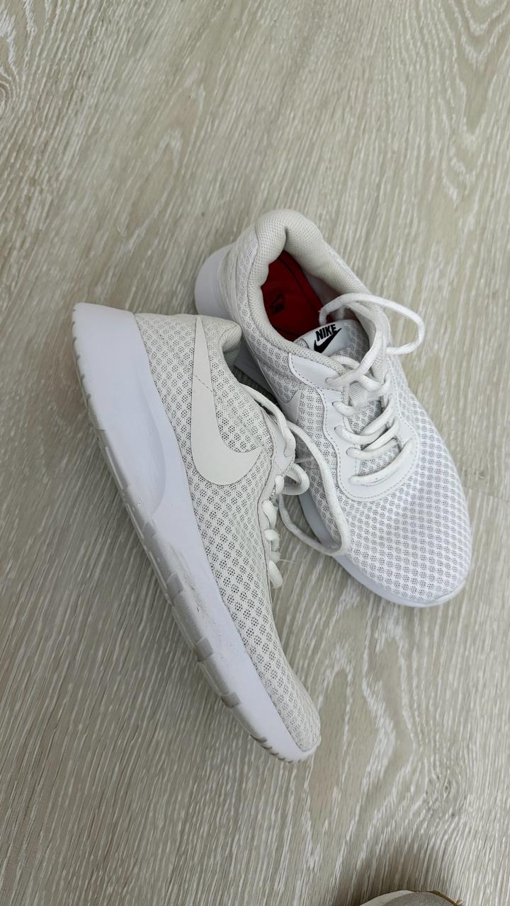 Кроссовки Nike
