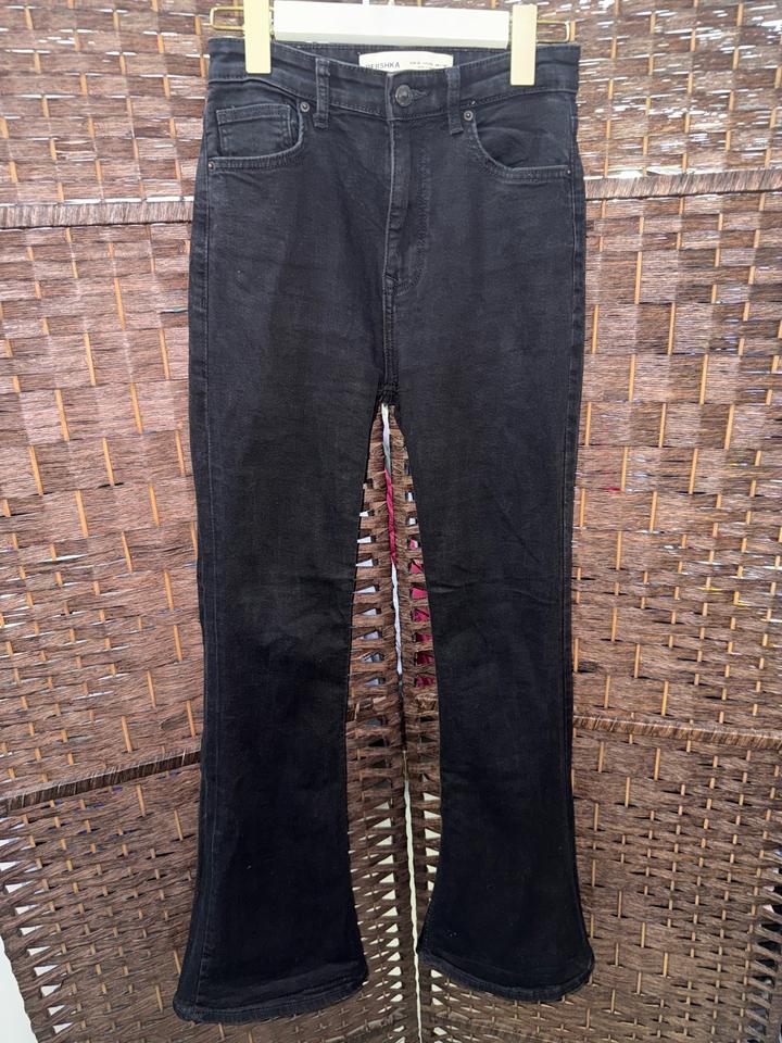Джинсы клеш Bershka